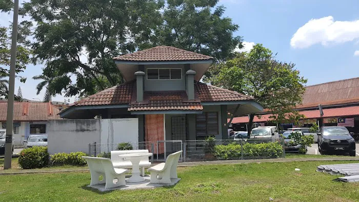 Surau depan Medan Selera USJ7 Picture 1