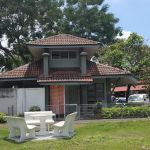 Surau depan Medan Selera USJ7