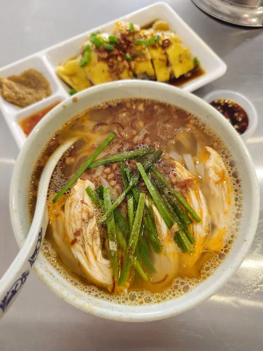 Ong Ong Chicken Rice • 旺城驰名滑鸡 Picture 1