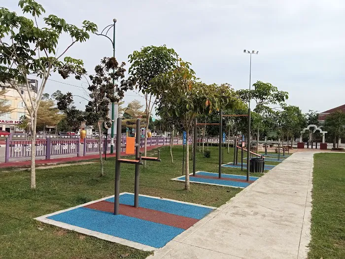 Dataran bandar baru pasir mas Picture 1