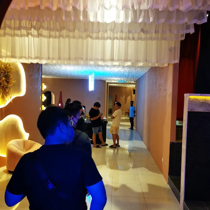 Loud Speaker 2.0 @ A Quiet Place (Family Karaoke) Picture 8