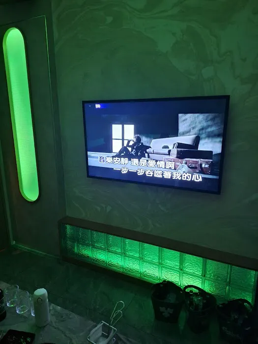 Loud Speaker 2.0 @ A Quiet Place (Family Karaoke) Picture 10