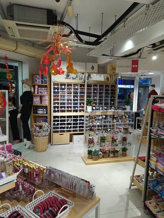 BUYANDSAVESTORE Picture 3