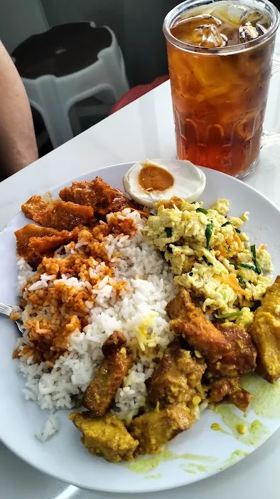 RESTORAN LUCKY Picture 3