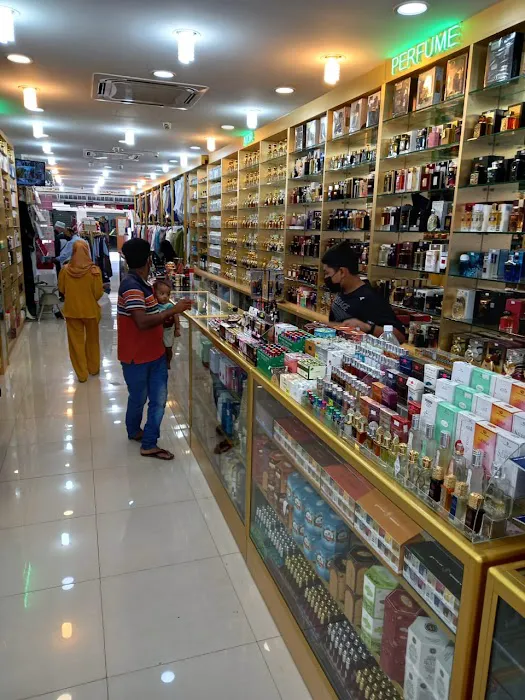 Mega Mall Picture 5