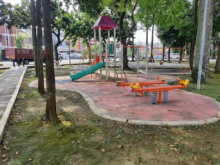Taman Rainbow Park Picture 1