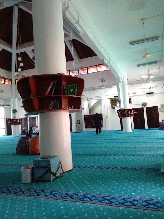 Mosque Politeknik Sultan Haji Ahmad Shah Picture 9