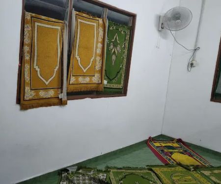 Surau Ana Ikan Bakar Petai