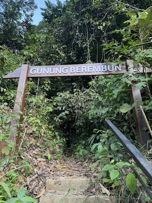 Gunung Berembun Trailhead Picture 4