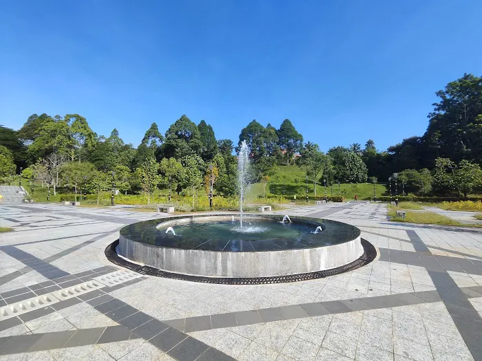 Damai Fountain Picture 3