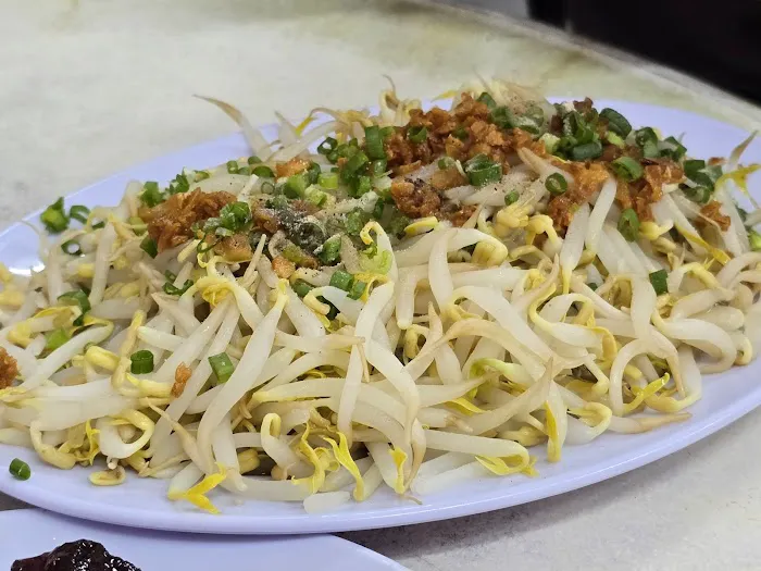 Ding Feng Chicken Rice Ho Fun & Curry Noodle Picture 3