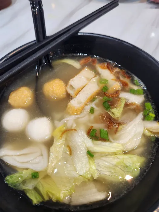 Ho Family Kitchen + Bunny Wok & Grill • 嘆 Kopi 茶铺 Picture 2