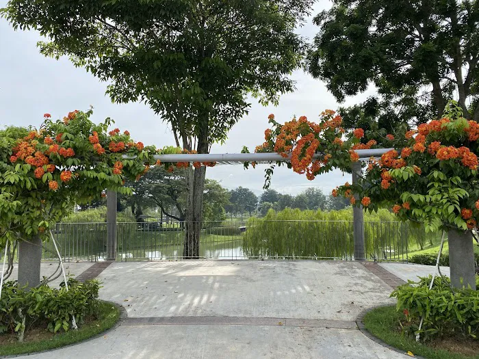 Tropicana Heights Central Park Picture 8
