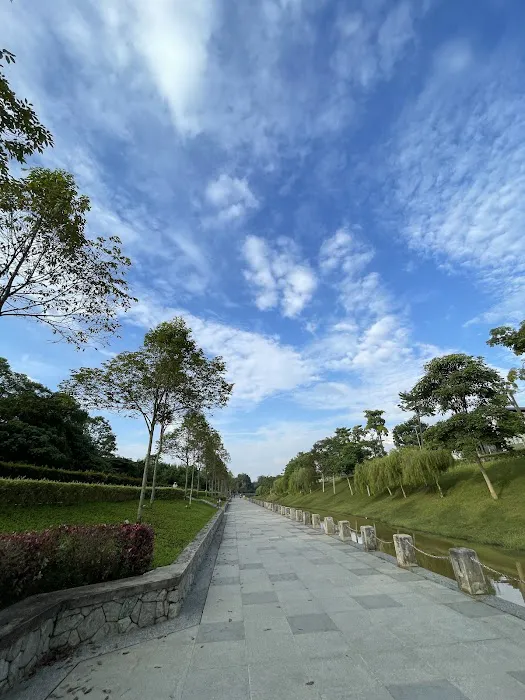 Tropicana Heights Central Park Picture 4