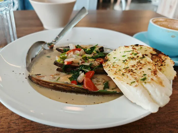 be my friend cafe Picture 7