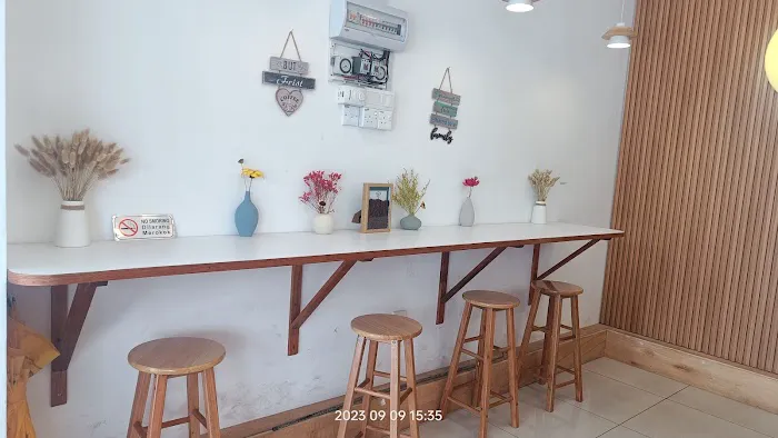 Old Tea Cafe Picture 7