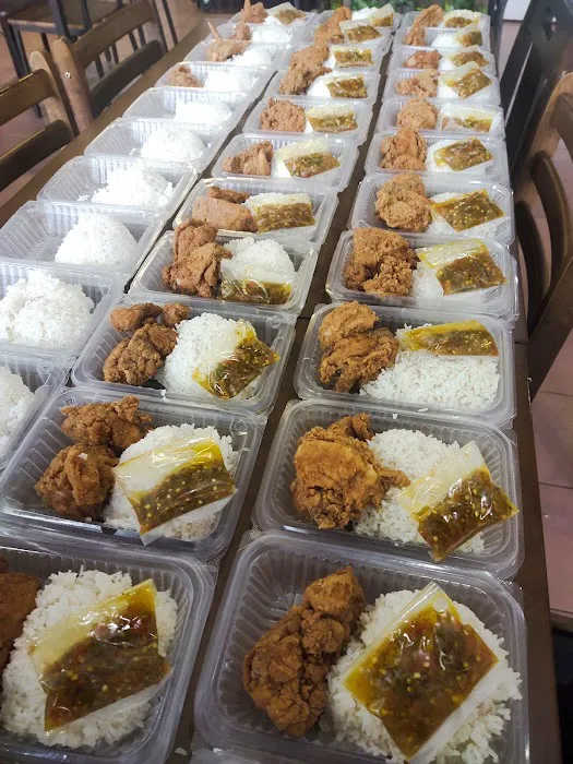 Ummie Fried Chicken Picture 1