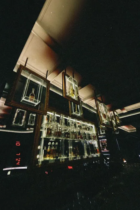 GLASSMANSION BAR Picture 4