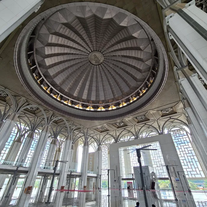 Tuanku Mizan Zainal Abidin Masjid Picture 2