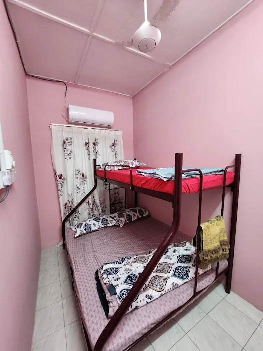 Homestay Hj Isnani & Hjh Samsiah Picture 1