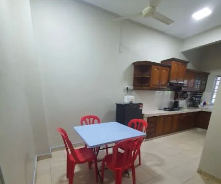 Homestay Dr. Z (Muslim Homestay)