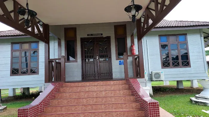 Chalet Majlis Daerah Maran Picture 8