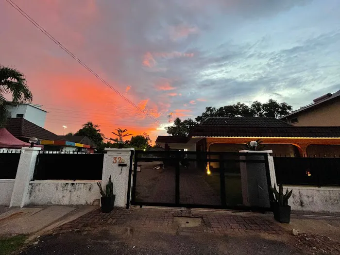 Rumah 32 - Private Staycation Picture 6