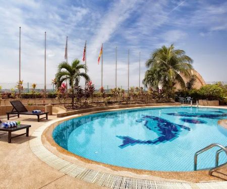 Summit Hotel USJ
