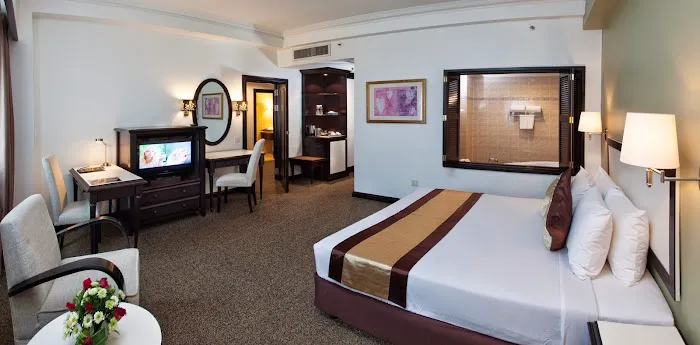 Summit Hotel USJ Picture 8