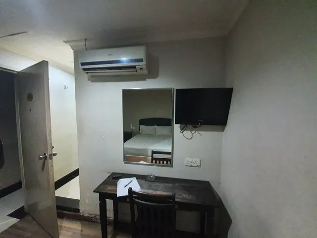 OYO 89970 Dg Hotel Picture 3