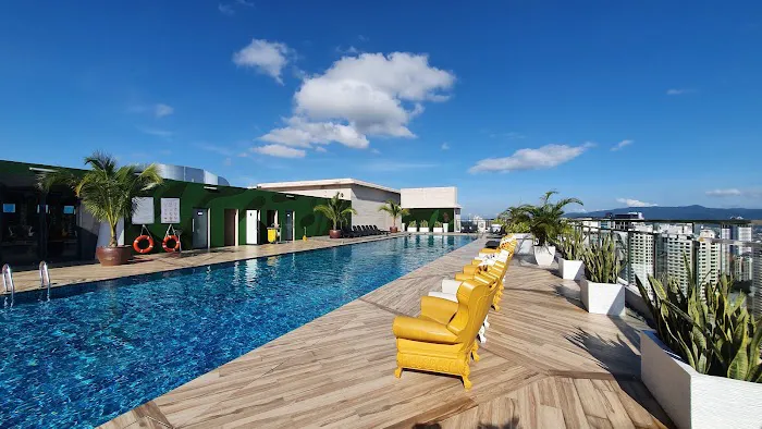 Damas Suites & Residences Picture 2