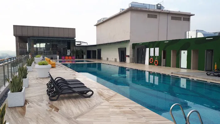 Damas Suites & Residences Picture 1