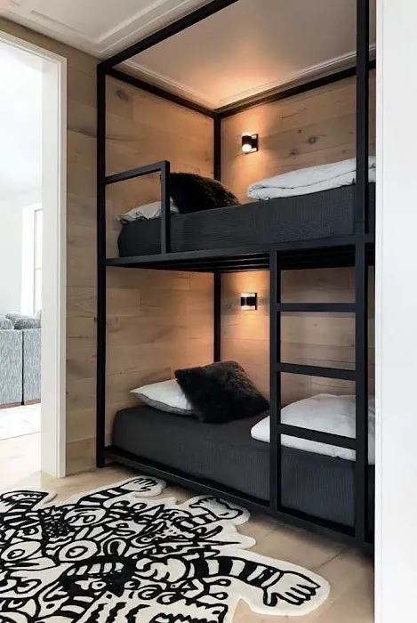 Chic Bunkhouse Picture 1