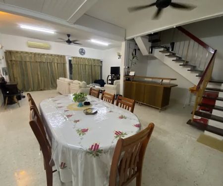 UR Homestay