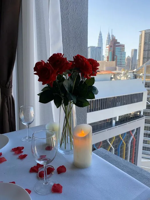 Romance Studio @ Expressionz Suites by Wake Up In Homestay Picture 1