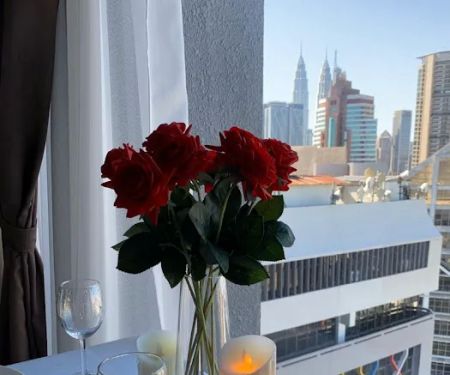 Romance Studio @ Expressionz Suites by Wake Up In Homestay