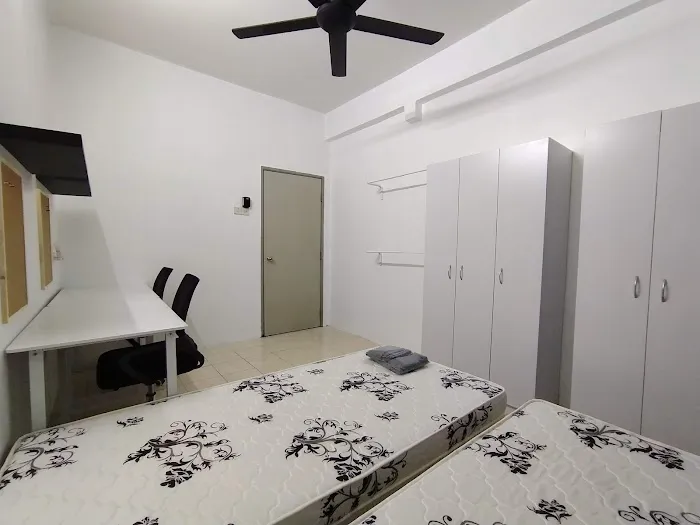 Cik Illaq Hostel Picture 4