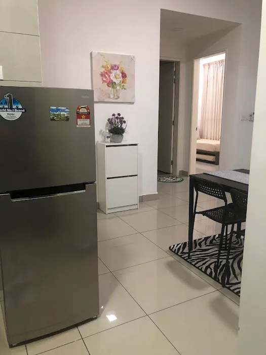 IOI Conezion Iman's Home Pool View Unit Picture 7