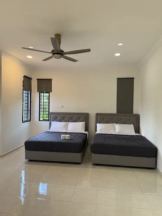 51 Somerset Home Classic Picture 1