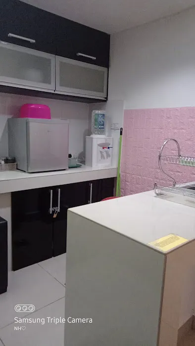 NH Studio Apartment Picture 7