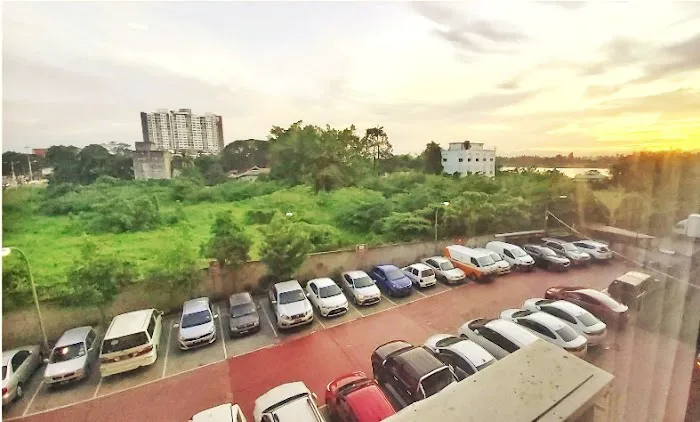 Crystal Lodge Car Park Picture 4