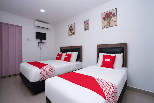 OYO 44093 Vrm Hotel Picture 3