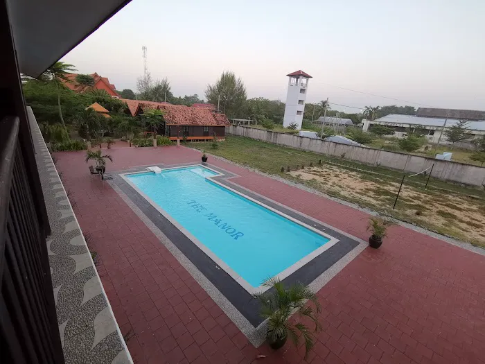 Manor Beach Resort Picture 1