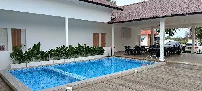 ALOHA CHALET & RESTAURANT Picture 3