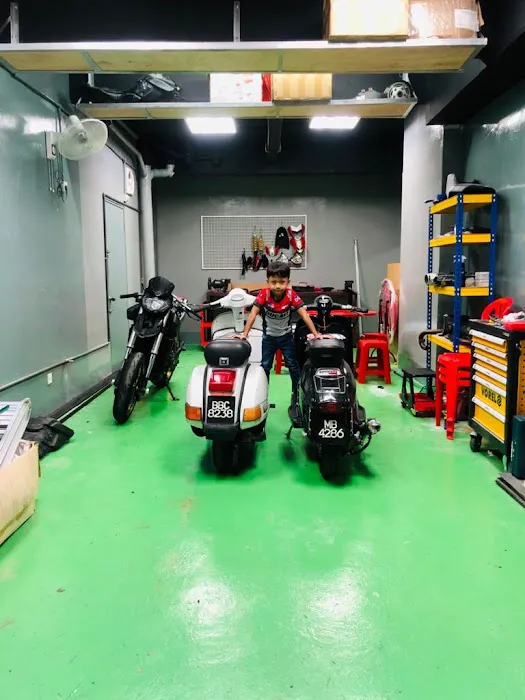 Garage NoL Picture 2