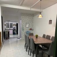 Homestay Kuala Kangsar Private Pool Muslim ico