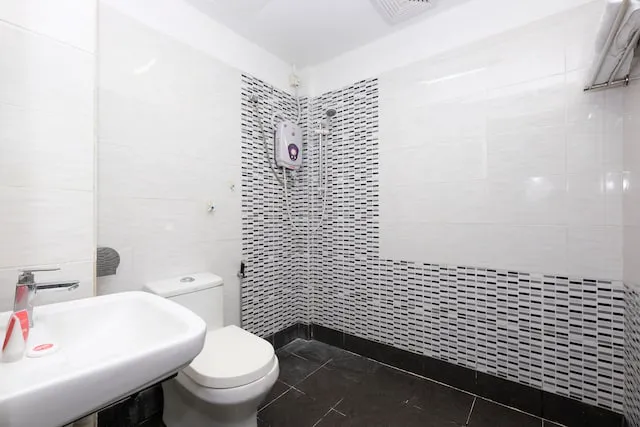 OYO 1105 Hotel 75 Picture 4