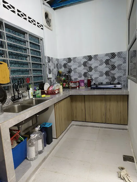 Homestay Fatin Damak Picture 3