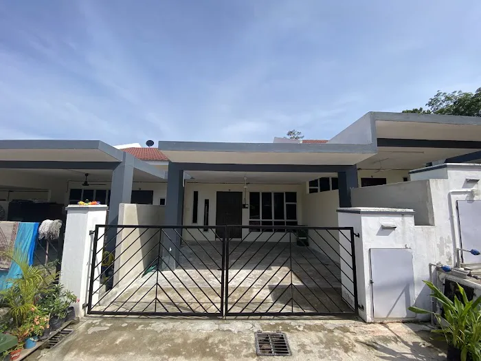 Angah Homestay Damak Picture 9