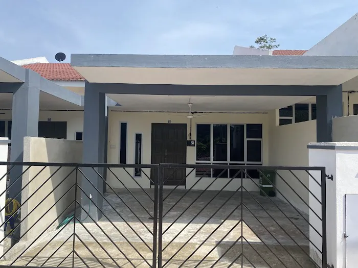 Angah Homestay Damak Picture 6